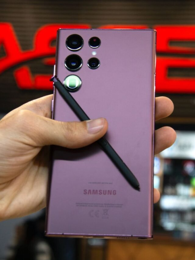 Samsung Galaxy S22 Ultra with S-pen